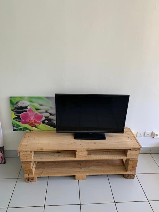 Petit prix et grand confort à Saint Gilles les Bains Esterno foto
